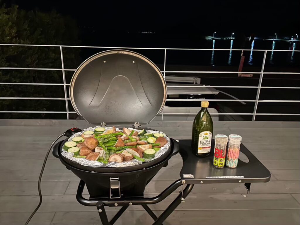 海を眺めながら楽しむ海と夕陽 Turquoise SerenityのBBQ